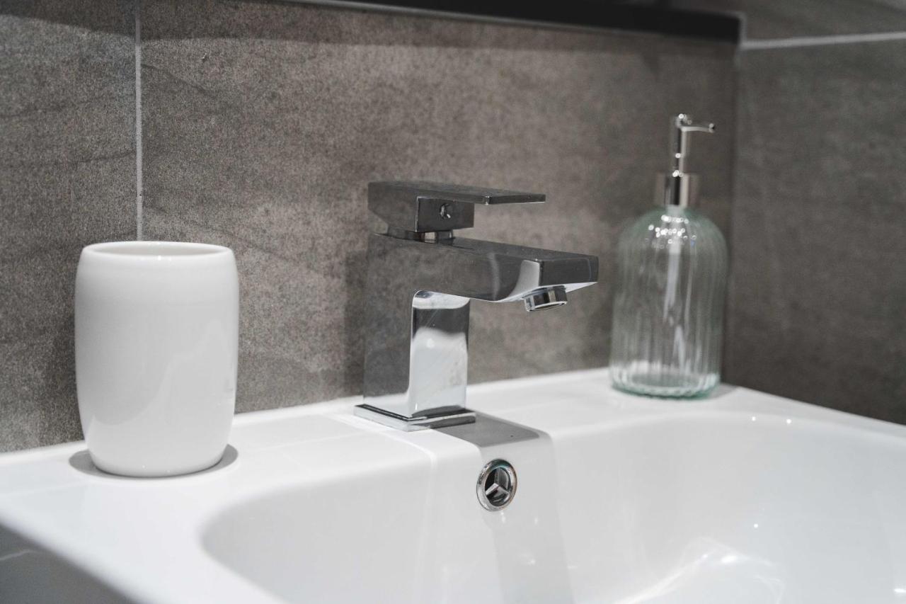 Modern 1-Bed Apartments - New - City Centre - Free Wi-Fi - Sheffield Eksteriør billede
